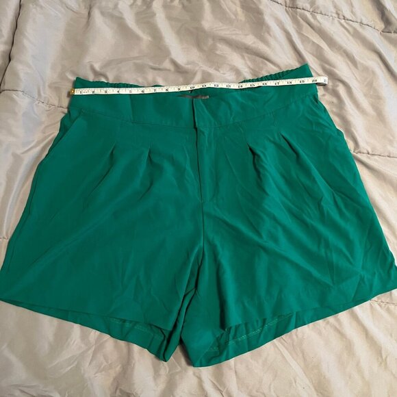 Torrid Size 20 Green Wide Leg Studio Crepe Shorts - Picture 4 of 7